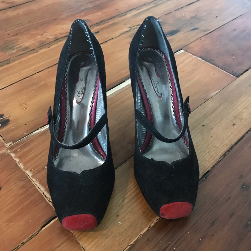 Poetic License First Look Heel